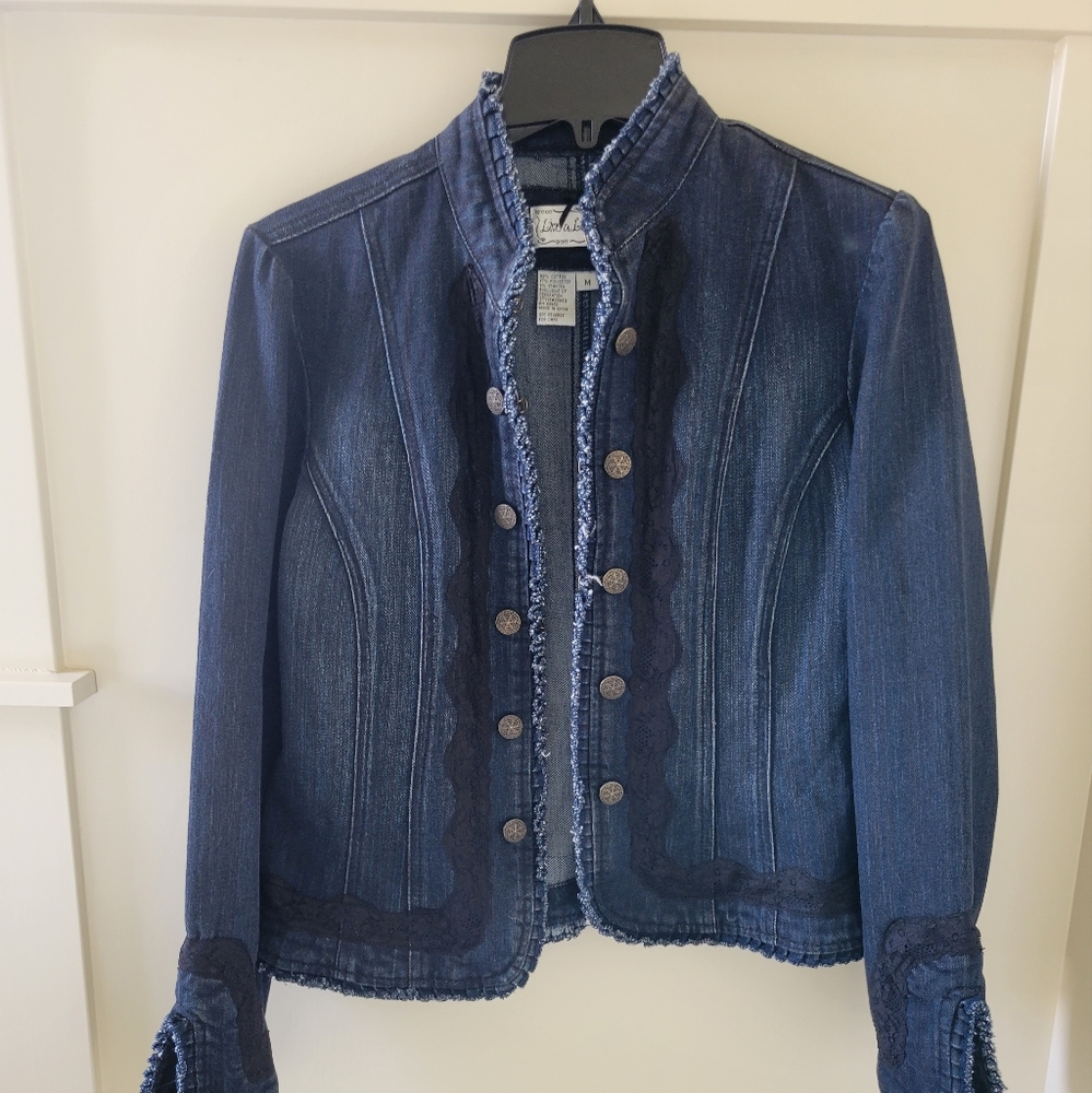 Cropped denim jacket